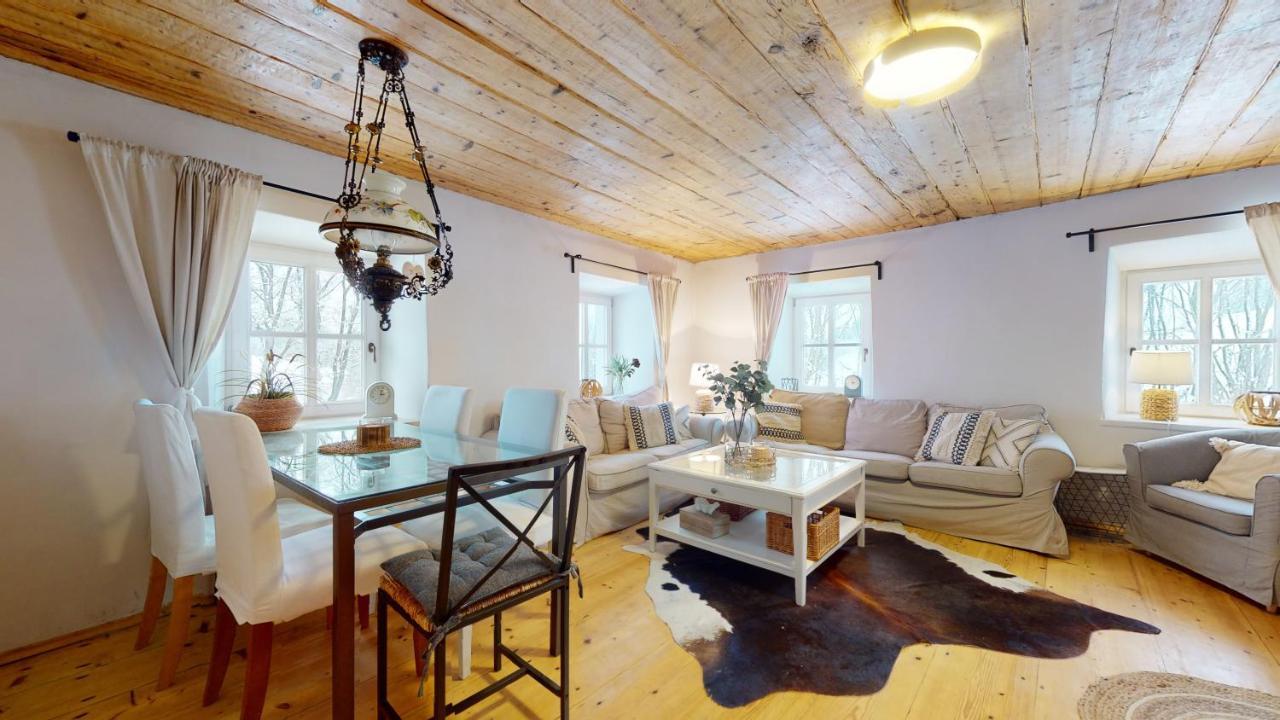 Romanticka S Krbem Holiday home *