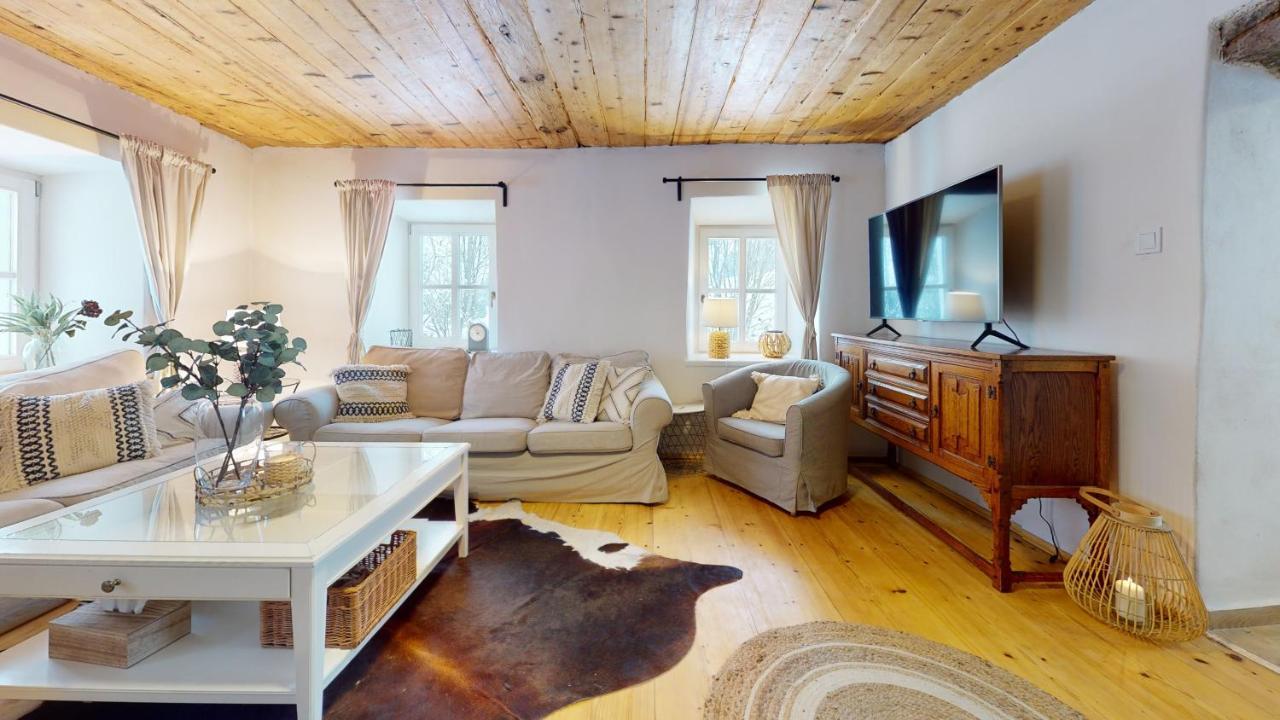 Romanticka S Krbem Holiday home *