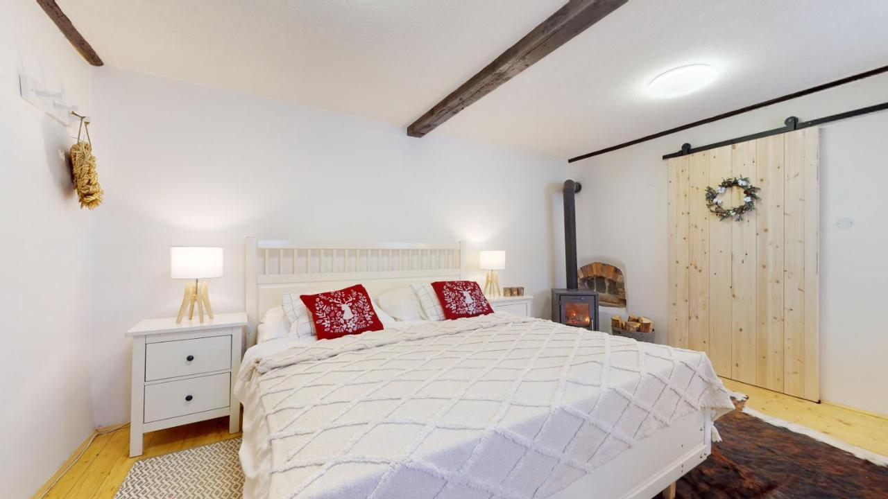 Romanticka S Krbem Holiday home *